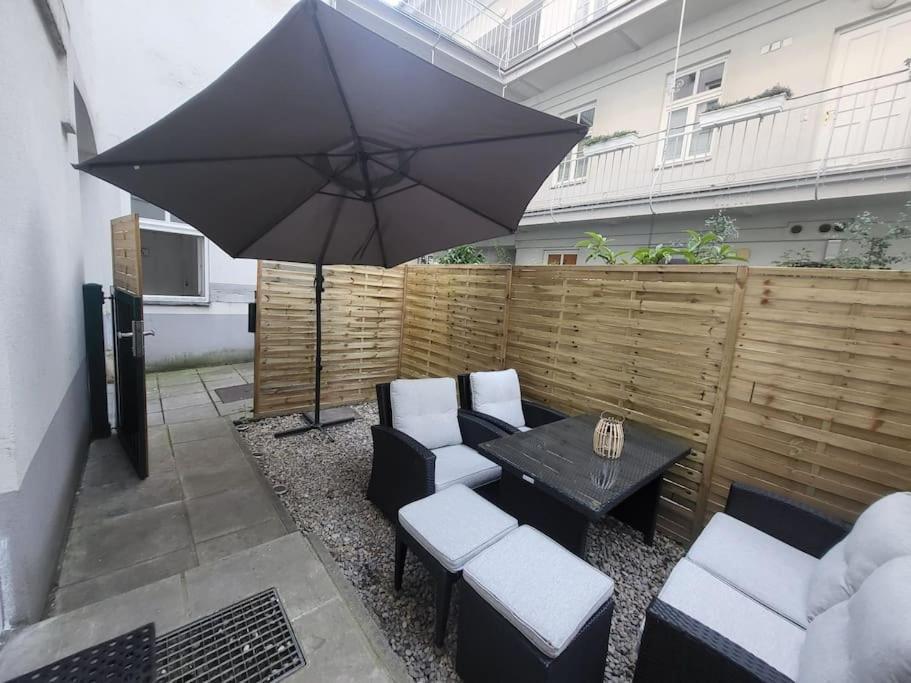 Exklusive Gartenwohnung Vienna Esterno foto