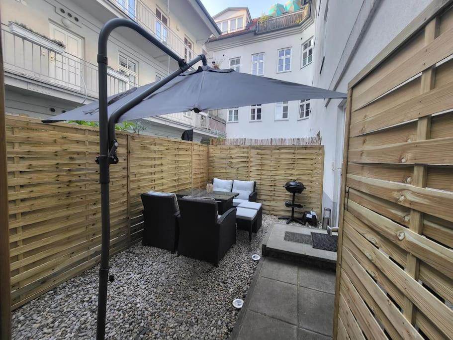 Exklusive Gartenwohnung Vienna Esterno foto