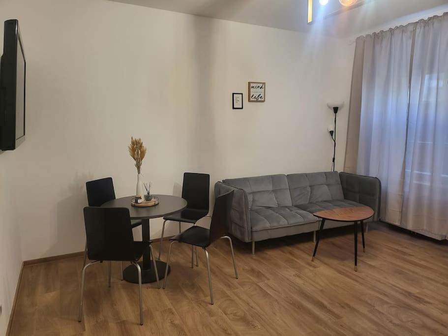 Exklusive Gartenwohnung Vienna Esterno foto