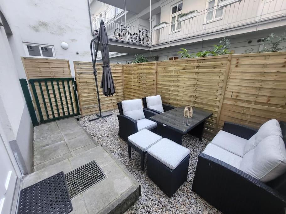 Exklusive Gartenwohnung Vienna Esterno foto