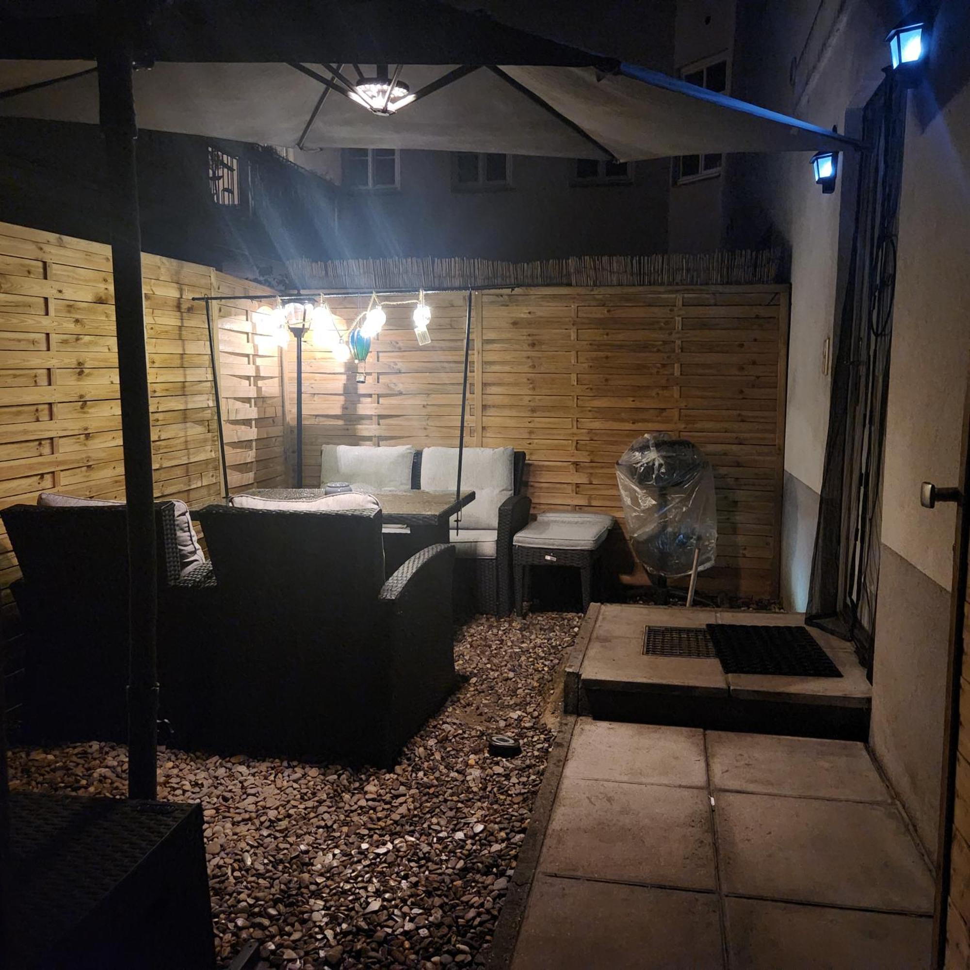 Exklusive Gartenwohnung Vienna Esterno foto